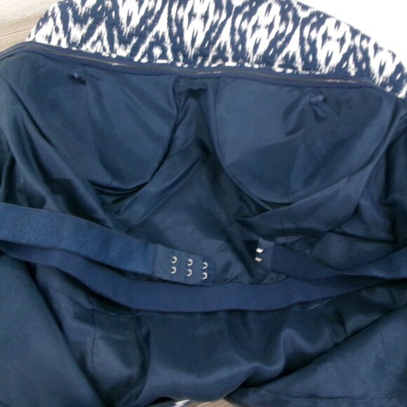 Like New Banana Republic Navy & White Ikat Strapless Dress Size 8 / 6 - Picture 8 of 9